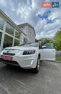 Внедорожник / Кроссовер Toyota RAV4 EV 2013 в 