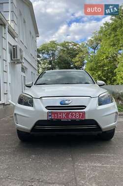 Внедорожник / Кроссовер Toyota RAV4 EV 2013 в 