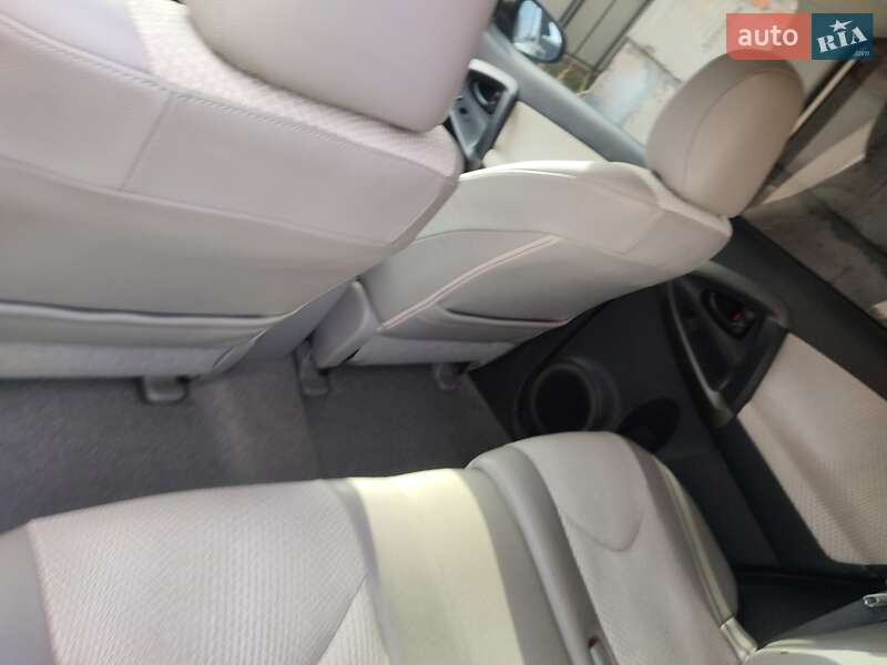 Позашляховик / Кросовер Toyota RAV4 EV 2012 в Ковелі