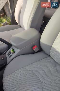 Внедорожник / Кроссовер Toyota RAV4 EV 2012 в 