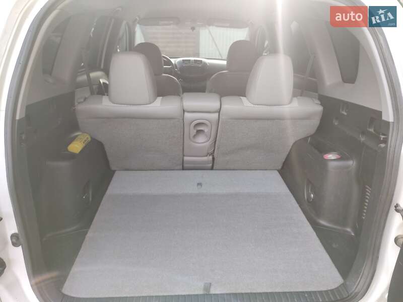 Позашляховик / Кросовер Toyota RAV4 EV 2012 в Ковелі