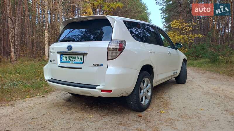 Внедорожник / Кроссовер Toyota RAV4 EV 2012 в Ахтырке