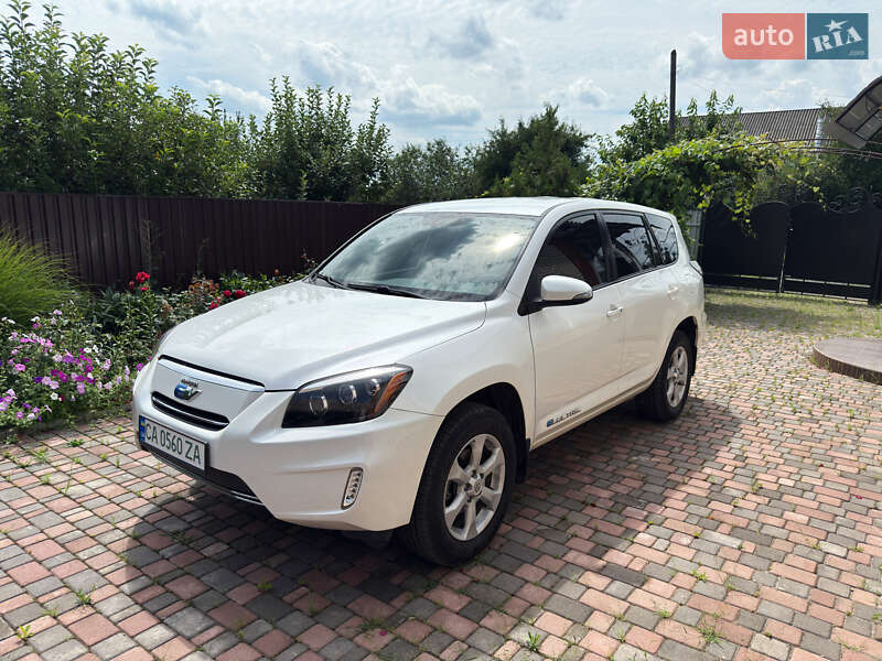 Внедорожник / Кроссовер Toyota RAV4 EV 2013 в 