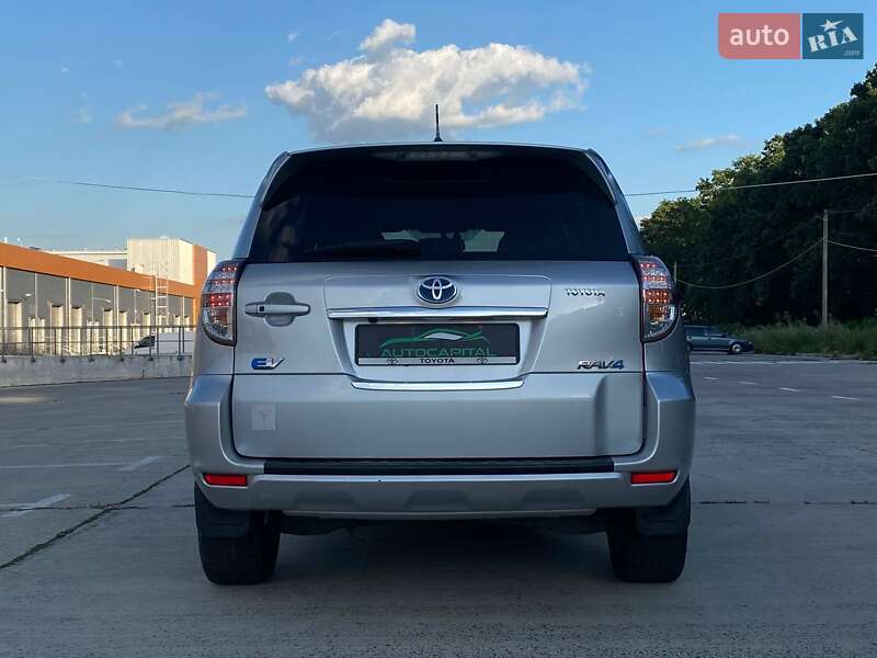Внедорожник / Кроссовер Toyota RAV4 EV 2012 в Киеве