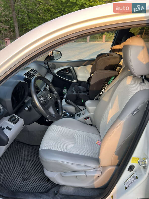 Позашляховик / Кросовер Toyota RAV4 EV 2014 в Володимирці фото 3 Позашляховик / Кросовер Toyota RAV4 EV 2014 в Володимирці