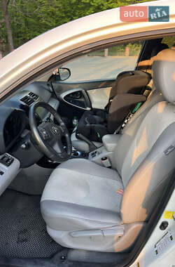 Внедорожник / Кроссовер Toyota RAV4 EV 2014 в 