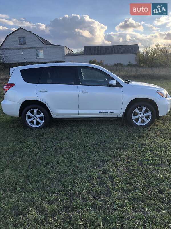 Позашляховик / Кросовер Toyota RAV4 EV 2013 в Крижополі фото 13 Позашляховик / Кросовер Toyota RAV4 EV 2013 в Крижополі