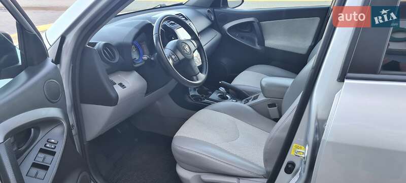 Позашляховик / Кросовер Toyota RAV4 EV 2014 в Нововолинську фото 14 Позашляховик / Кросовер Toyota RAV4 EV 2014 в Нововолинську