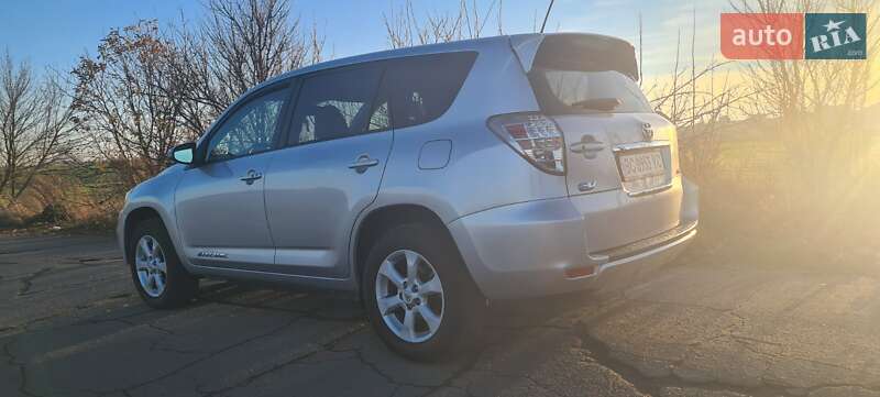 Позашляховик / Кросовер Toyota RAV4 EV 2014 в Нововолинську фото 25 Позашляховик / Кросовер Toyota RAV4 EV 2014 в Нововолинську