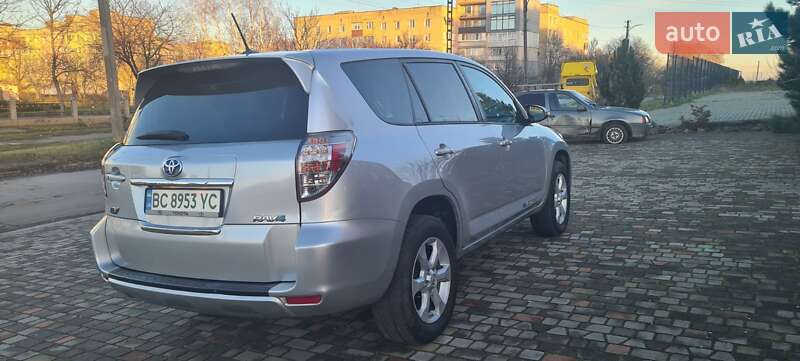 Позашляховик / Кросовер Toyota RAV4 EV 2014 в Нововолинську фото 35 Позашляховик / Кросовер Toyota RAV4 EV 2014 в Нововолинську