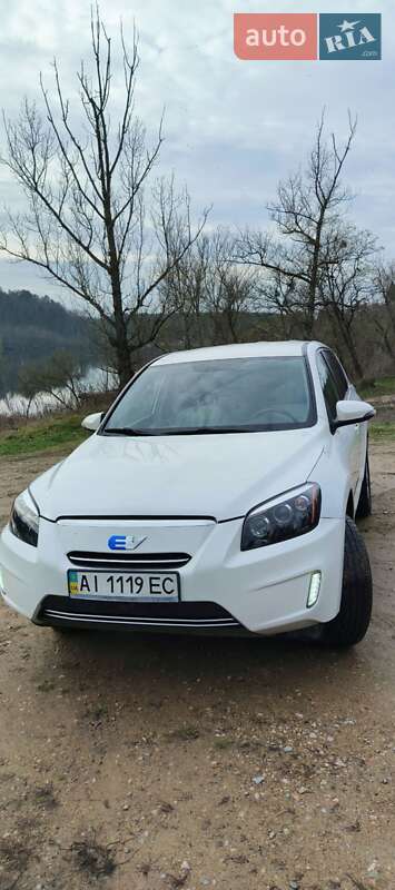 Внедорожник / Кроссовер Toyota RAV4 EV 2013 в Житомире