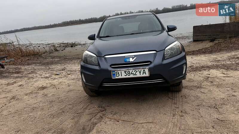 Внедорожник / Кроссовер Toyota RAV4 EV 2013 в Кременчуге фото 6 Внедорожник / Кроссовер Toyota RAV4 EV 2013 в Кременчуге
