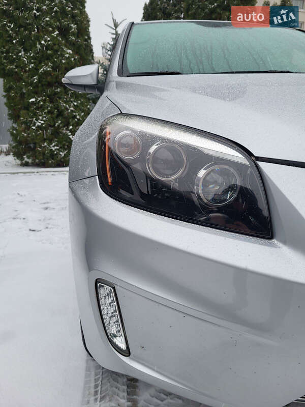 Позашляховик / Кросовер Toyota RAV4 EV 2014 в Черкасах фото 28 Позашляховик / Кросовер Toyota RAV4 EV 2014 в Черкасах