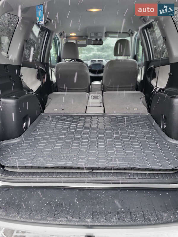 Позашляховик / Кросовер Toyota RAV4 EV 2014 в Черкасах фото 64 Позашляховик / Кросовер Toyota RAV4 EV 2014 в Черкасах