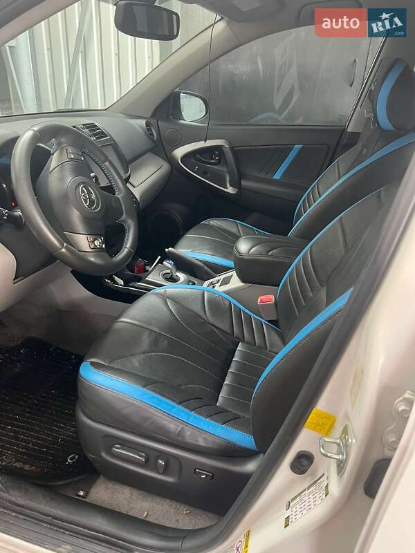 Внедорожник / Кроссовер Toyota RAV4 EV 2013 в Белой Церкви
