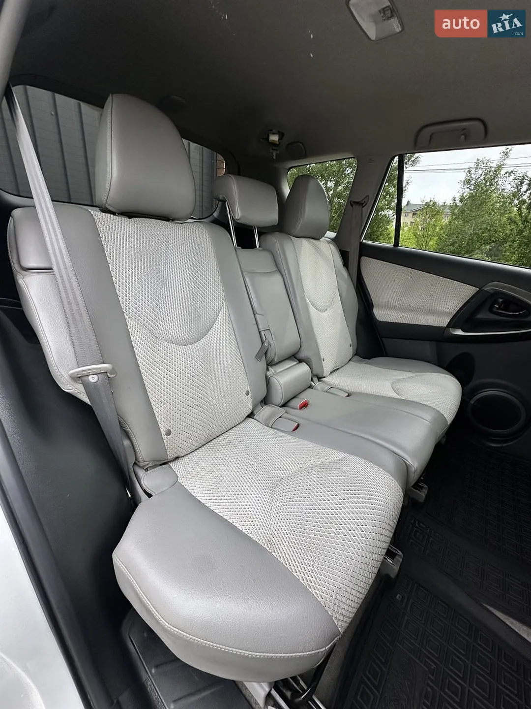 2013 Toyota RAV 4 - мініатюра 16