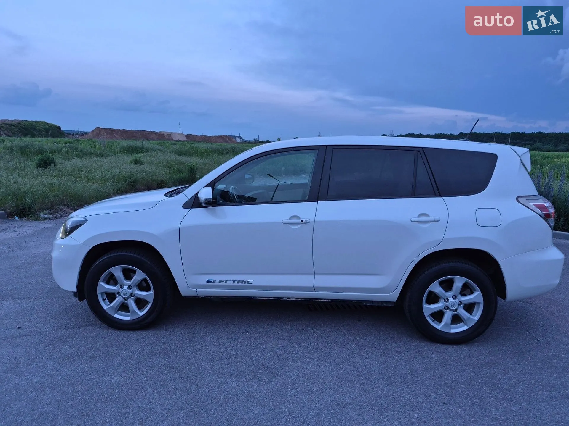 2014 Toyota RAV 4 - фото 1