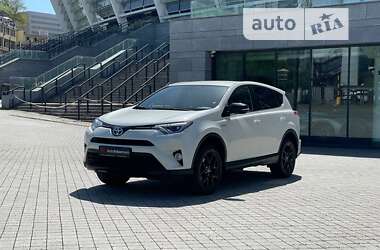 Позашляховик / Кросовер Toyota RAV4 PHEV 2018 в Києві