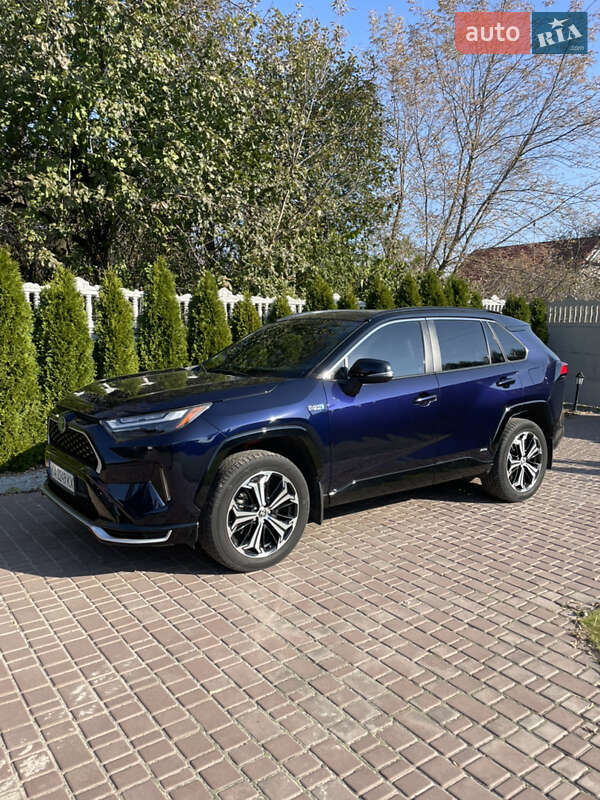 Внедорожник / Кроссовер Toyota RAV4 PHEV 2022 в Киеве