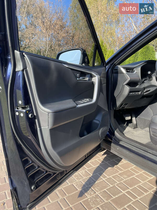 Внедорожник / Кроссовер Toyota RAV4 PHEV 2022 в Киеве