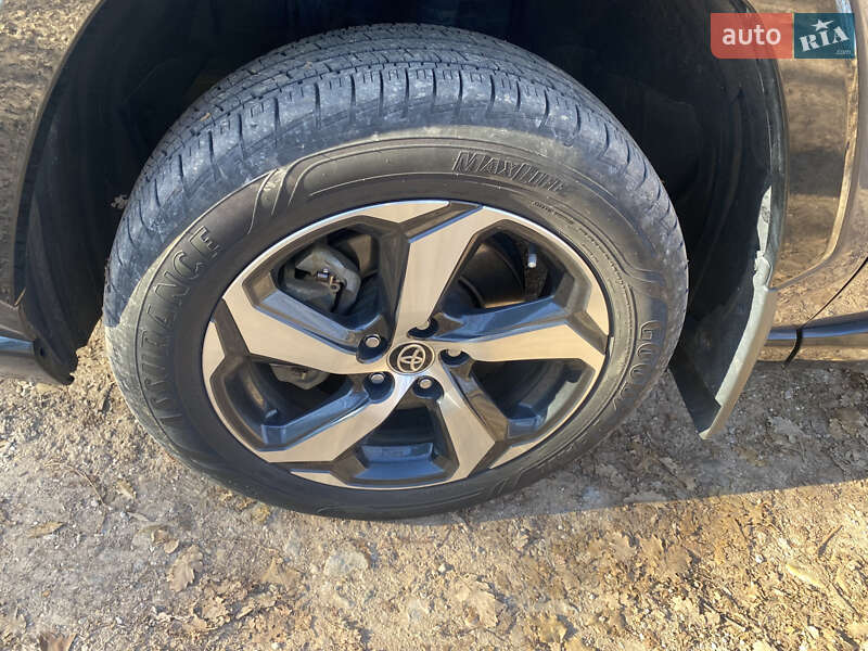 Внедорожник / Кроссовер Toyota RAV4 PHEV 2021 в Киеве