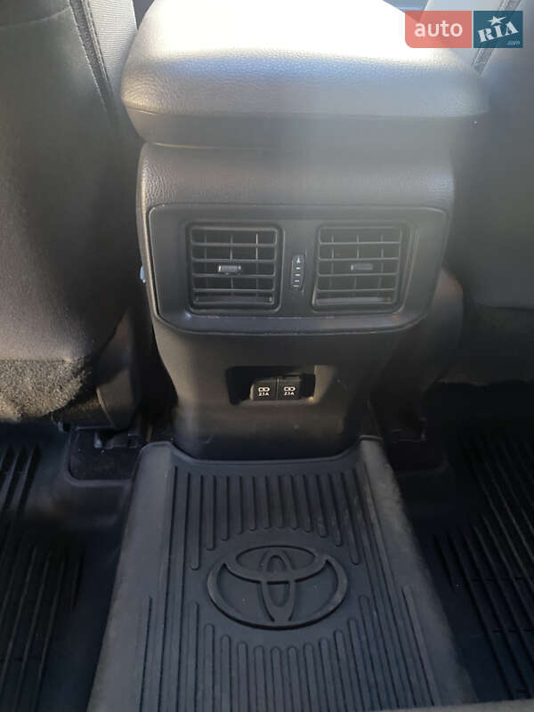 Внедорожник / Кроссовер Toyota RAV4 PHEV 2021 в Киеве