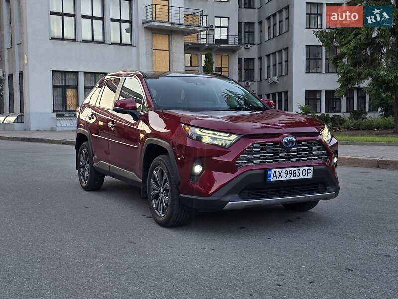 Toyota RAV4 PHEV 2024