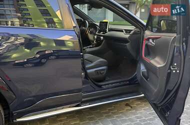 Внедорожник / Кроссовер Toyota RAV4 PHEV 2021 в 