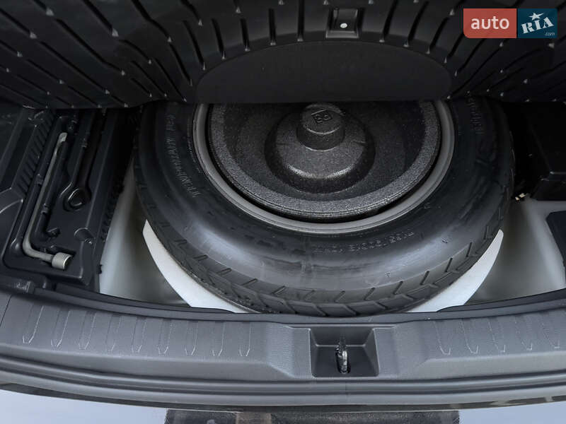 Внедорожник / Кроссовер Toyota RAV4 PHEV 2020 в Ровно