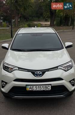 Внедорожник / Кроссовер Toyota RAV4 PHEV 2016 в Кривом Роге