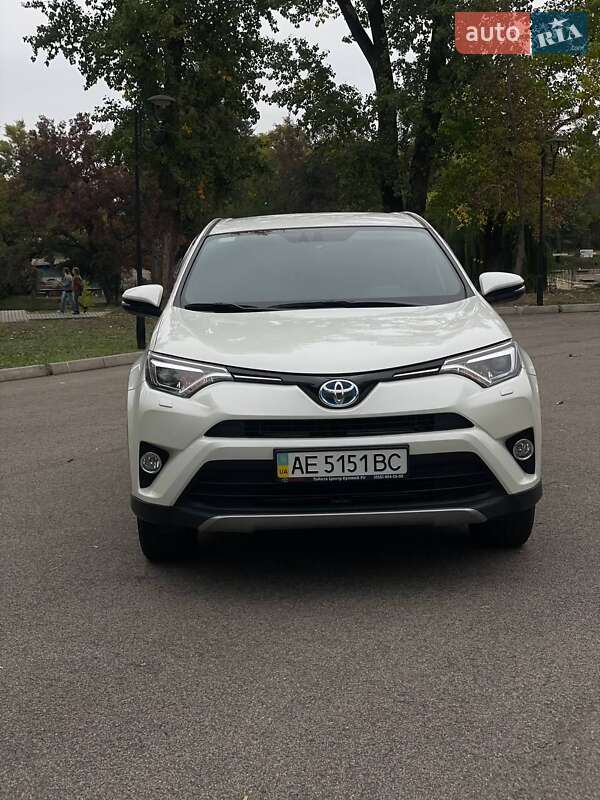 Позашляховик / Кросовер Toyota RAV4 PHEV 2016 в Києві фото 6 Позашляховик / Кросовер Toyota RAV4 PHEV 2016 в Києві