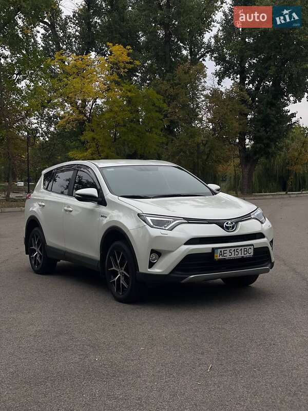 Позашляховик / Кросовер Toyota RAV4 PHEV 2016 в Києві фото 11 Позашляховик / Кросовер Toyota RAV4 PHEV 2016 в Києві