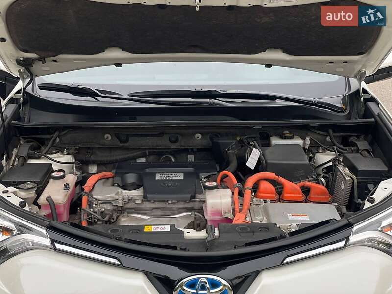 Позашляховик / Кросовер Toyota RAV4 PHEV 2016 в Києві фото 26 Позашляховик / Кросовер Toyota RAV4 PHEV 2016 в Києві
