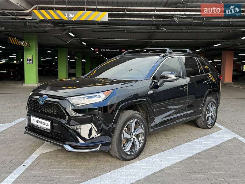 Позашляховик / Кросовер Toyota RAV4 PHEV 2021 в Києві