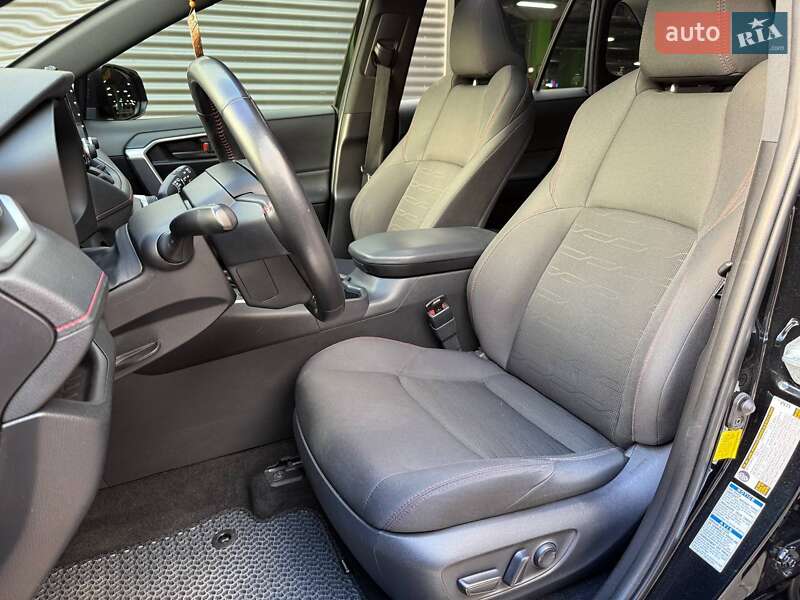 Позашляховик / Кросовер Toyota RAV4 PHEV 2021 в Києві