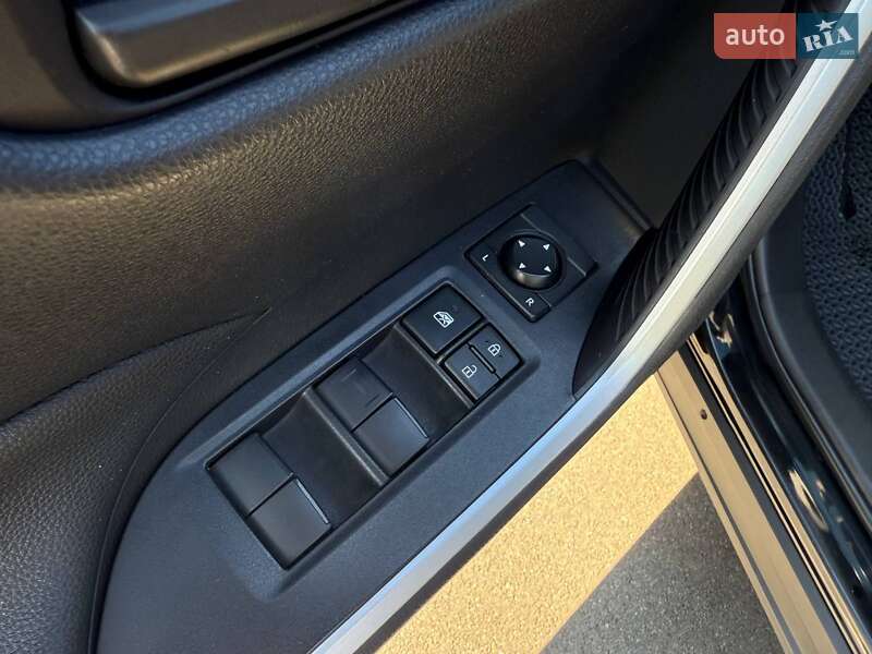 Позашляховик / Кросовер Toyota RAV4 PHEV 2021 в Києві