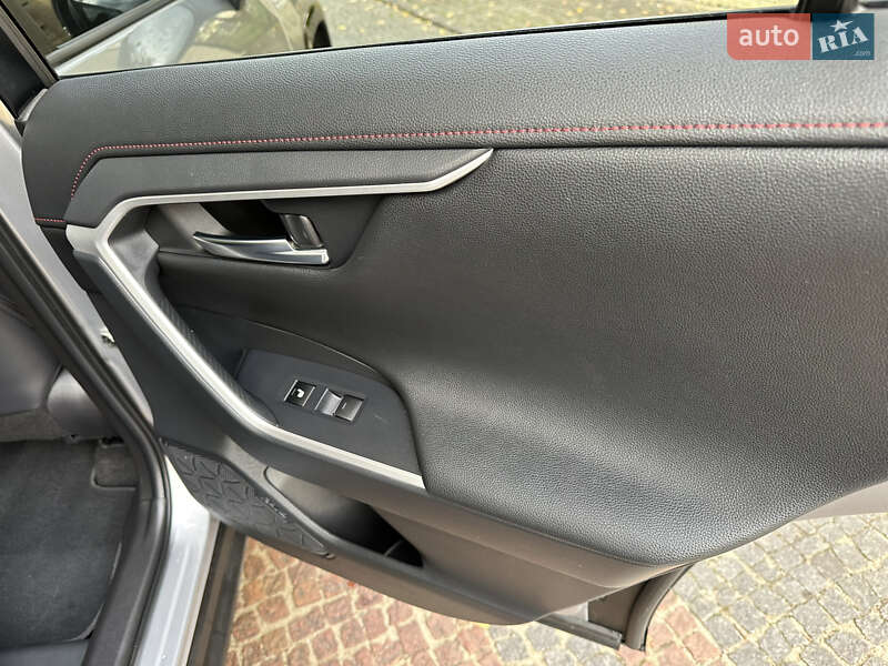 Позашляховик / Кросовер Toyota RAV4 PHEV 2023 в Києві фото 44 Позашляховик / Кросовер Toyota RAV4 PHEV 2023 в Києві