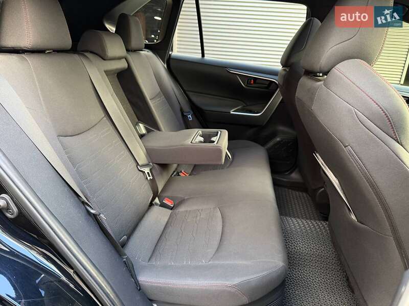 Внедорожник / Кроссовер Toyota RAV4 PHEV 2021 в Киеве фото 12 Внедорожник / Кроссовер Toyota RAV4 PHEV 2021 в Киеве