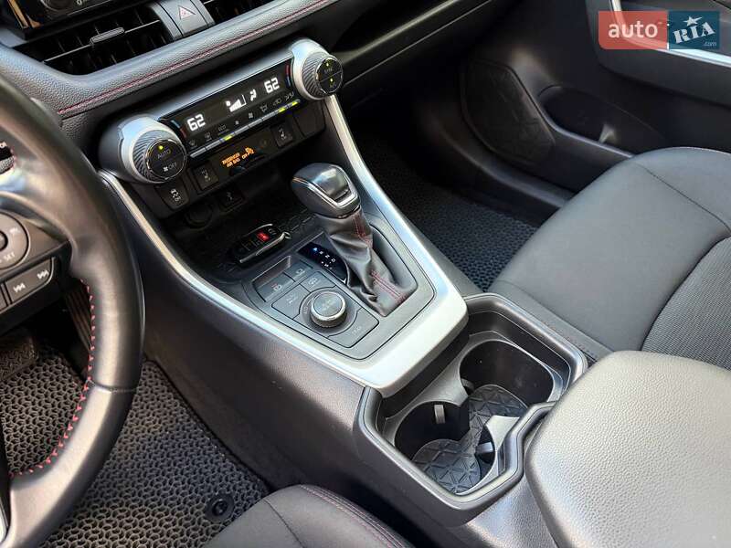 Внедорожник / Кроссовер Toyota RAV4 PHEV 2021 в Киеве фото 28 Внедорожник / Кроссовер Toyota RAV4 PHEV 2021 в Киеве