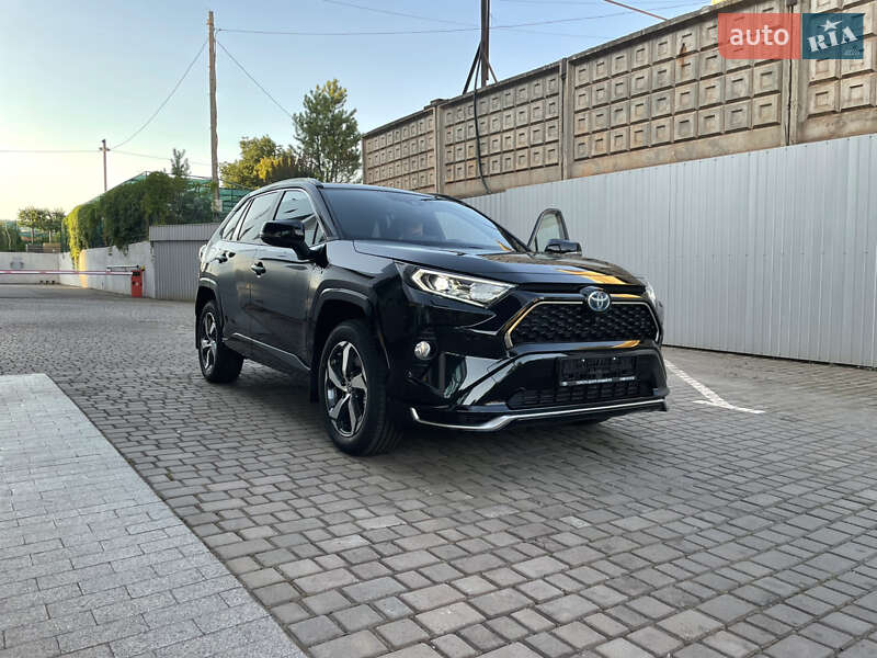 Позашляховик / Кросовер Toyota RAV4 PHEV 2021 в Кривому Розі
