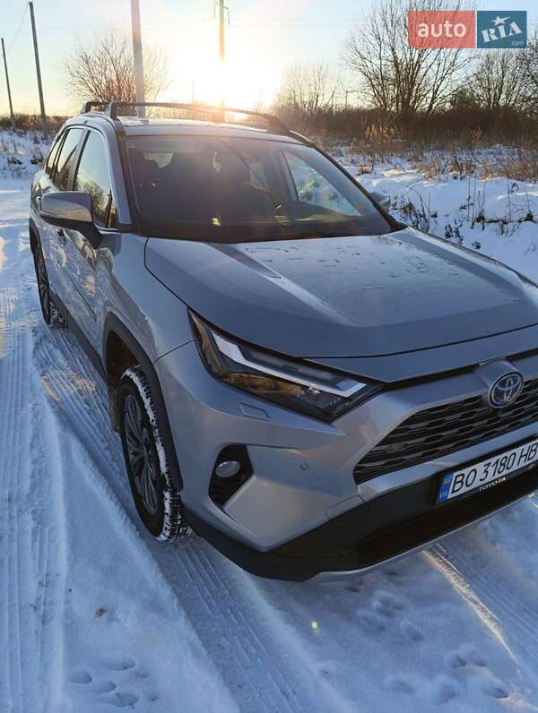 Внедорожник / Кроссовер Toyota RAV4 PHEV 2024 в Тернополе