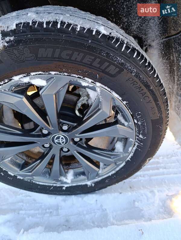 Внедорожник / Кроссовер Toyota RAV4 PHEV 2024 в Тернополе