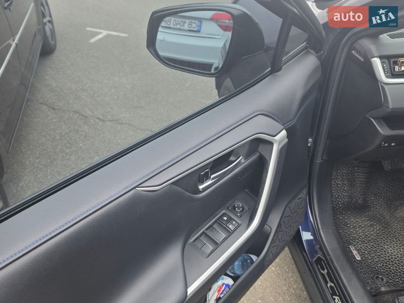 Внедорожник / Кроссовер Toyota RAV4 PHEV 2021 в Киеве