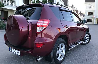 Позашляховик / Кросовер Toyota RAV4 2010 в Одесі