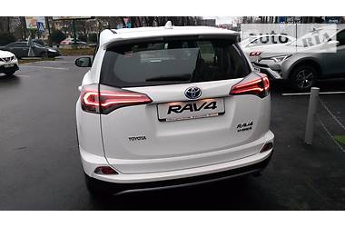Внедорожник / Кроссовер Toyota RAV4 2017 в Полтаве
