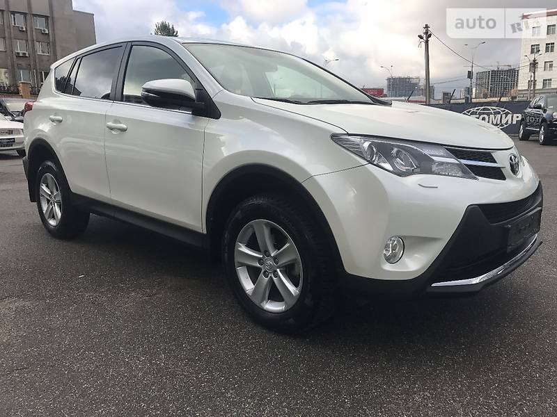 Внедорожник / Кроссовер Toyota RAV4 2015 в Киеве