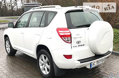 Внедорожник / Кроссовер Toyota RAV4 2012 в Ровно