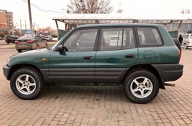 Позашляховик / Кросовер Toyota RAV4 1998 в Одесі