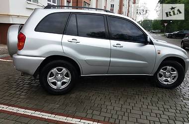 Внедорожник / Кроссовер Toyota RAV4 2002 в Ивано-Франковске