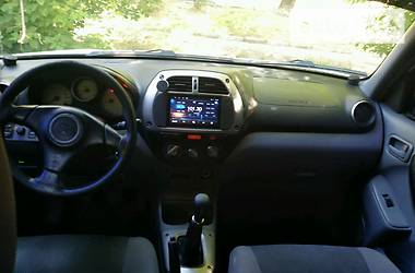 Внедорожник / Кроссовер Toyota RAV4 2001 в Запорожье